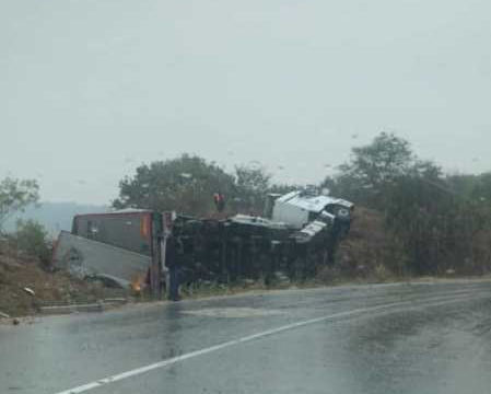 Пътни инциденти с преобърнати ТИР ове затрудниха трафика по главен път