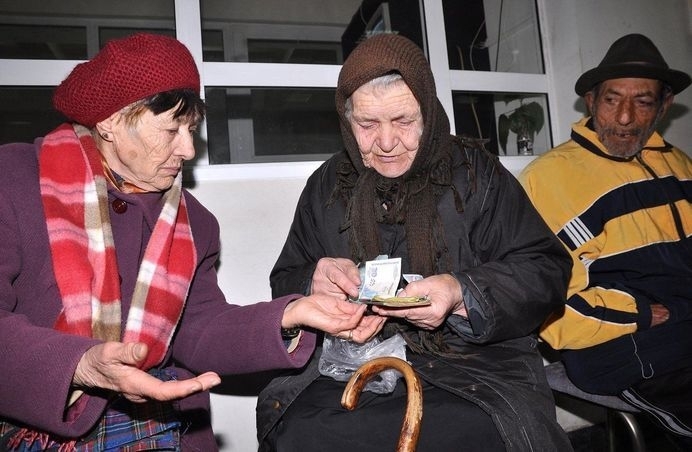 Изплащането на пенсиите за месец декември от Националния осигурителен институт