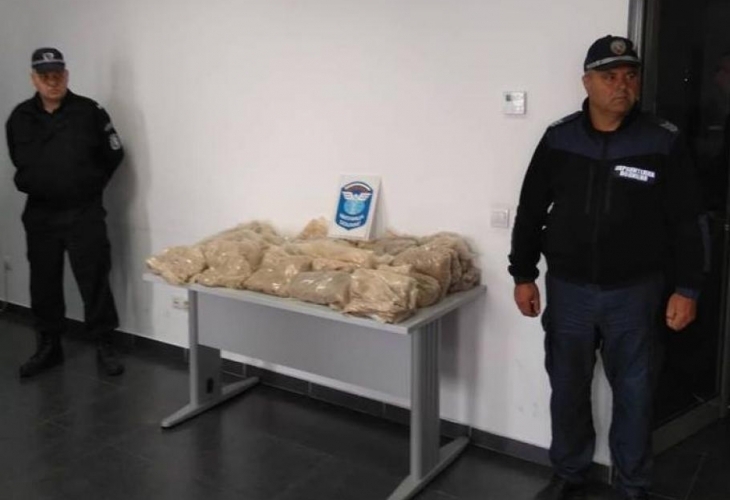 Рекордна пратка хероин от общо 712 574 кг са задържани на