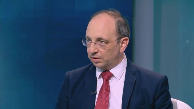 Николай Василев: Държавата харчи прекалено много, а няма никакви реформи