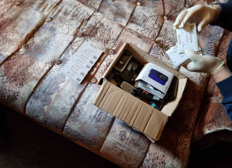 Седем мъже са задържани в България и Чехия за телефонни