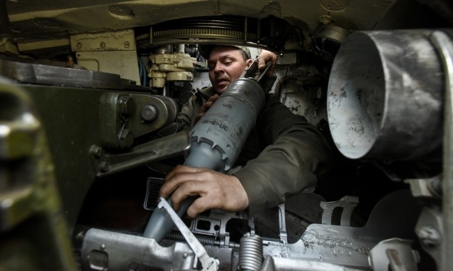 Русия е използвала над 3000 управляеми въздушни бомби 600 безпилотни