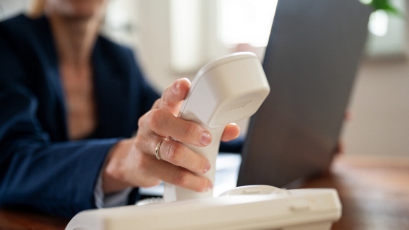 Жена от Враца бе измамена по телефона хвърли им пари