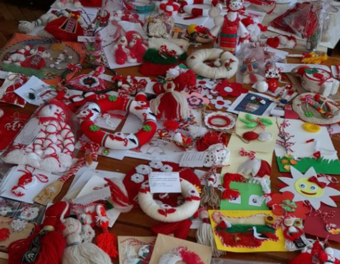 Близо 150 участника се включиха в конкурса за мартеница Мартеничковчета