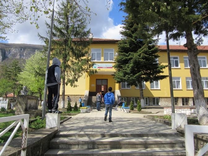 Дали да бъде закрито основно училище Христо Ботев във врачанското