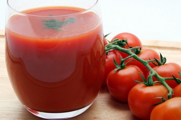 Здравословните ползи от доматения сок
