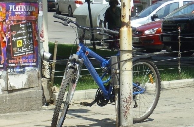 Полицията във Враца залови две хлапета откраднали велосипед Колелото било