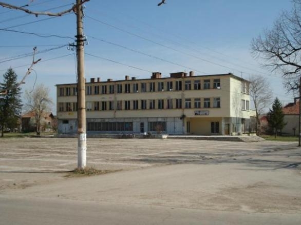 Коронавирус ли?! В Попица стягат кръщене с 200 души, има и гости от Италия