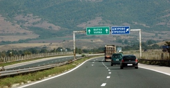 І МЕТЕОРОЛОГИЧНА ОБСТАНОВКА През нощта от запад облачността ще се