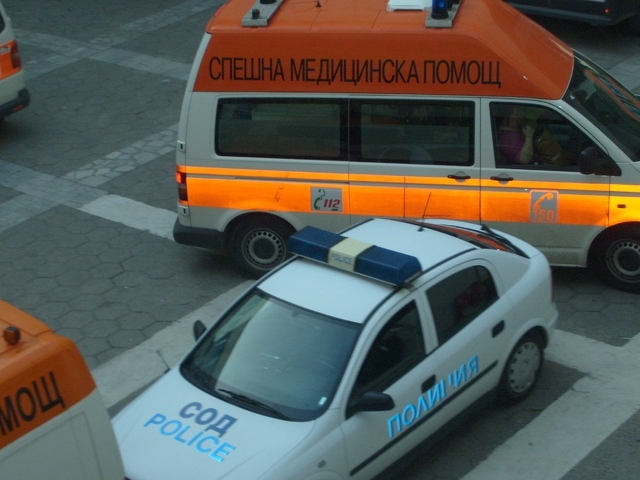 Спасители на помощ: Намериха безпомощна баба в апартамент в Монтана