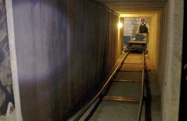 Американските гранични власти твърдят че са открили най дългия подземен тунел