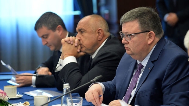 Темпът на увеличение на излишъка в консолидирания бюджет спира през