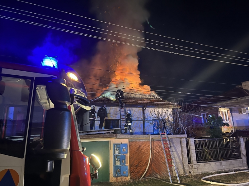 Голям пожар е бушувал в ж к Парта в Монтана научи