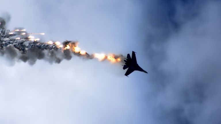 Руски военен самолет се разби по време на тренировъчен полет