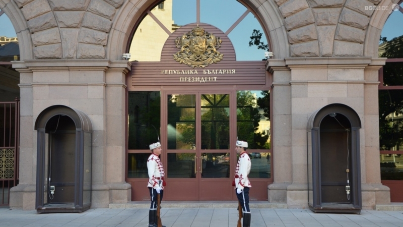 Президентът Илияна Йотова провежда първи консултации за избора на служебен