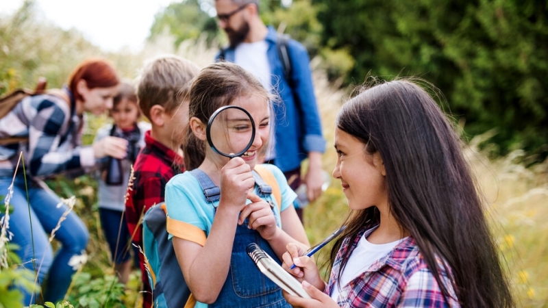 1118 ученици от 46 училища са първите които ще заминат