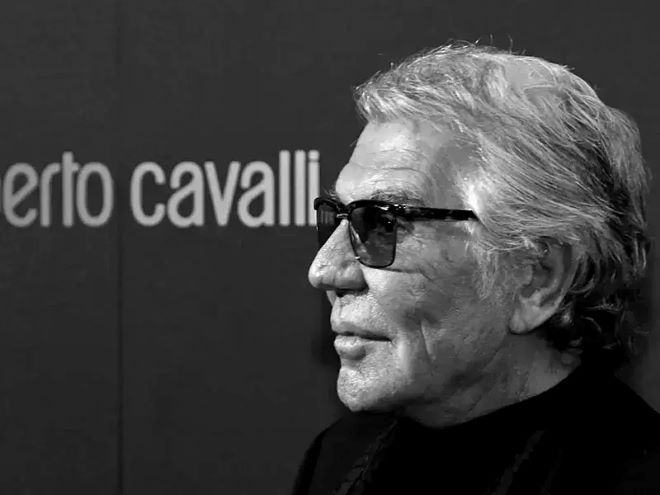 Италианският моден дизайнер Роберто Кавали почина на 83 годишна възраст в
