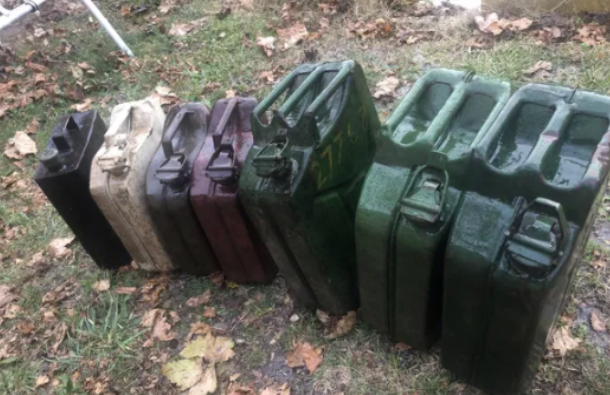 Бандити свиха акумулатори и 200 литра бензин във Видинско съобщиха