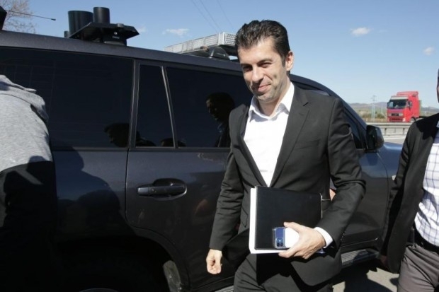 Кирил Петков обяви кампания за набиране на средства за Украйна