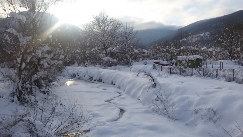 Дебел сняг покри област Монтана За денонощие и половина в