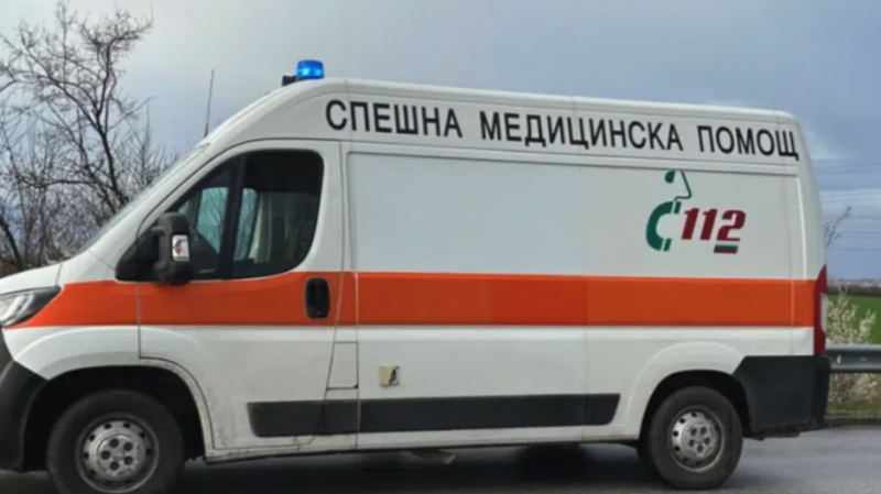 Мъж преследва и прегази съпругата си с кола