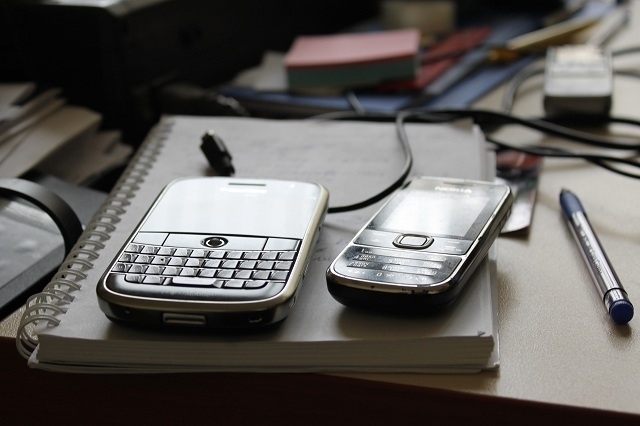 Полицията залови непълнолетен бандит задигнал два мобилни телефона от частен