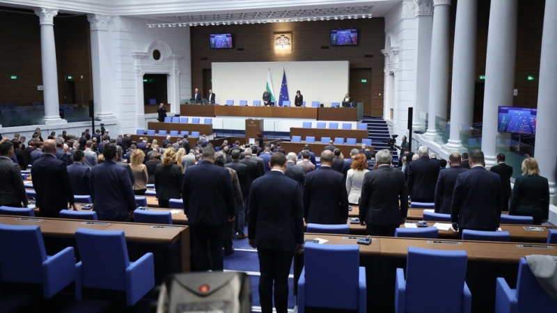 С минута мълчание в памет на Българския патриарх и Софийски