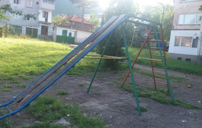 Врачани си извоюваха ремонт на детска площадка научи агенция BulNews