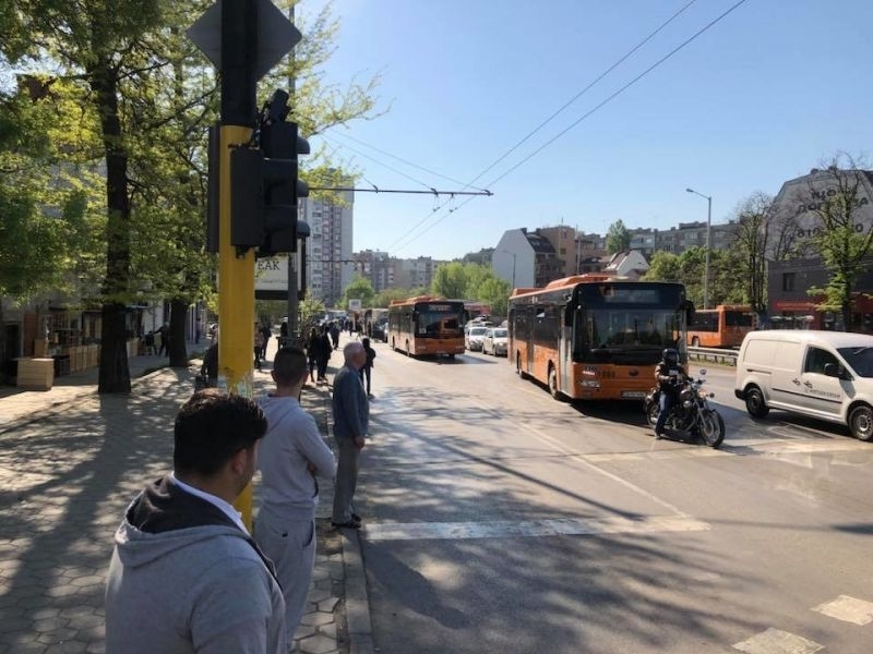 Верижна катастрофа е станала на кръстовището между ул Пиротска и