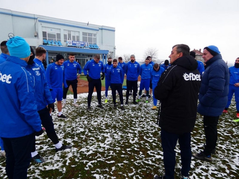 Двама от вратарите които започнаха подготовка с Левски Лом