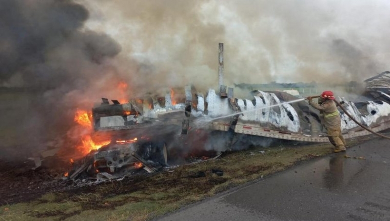 Катастрофа между товарен автомобил и микробус отне живота на 26