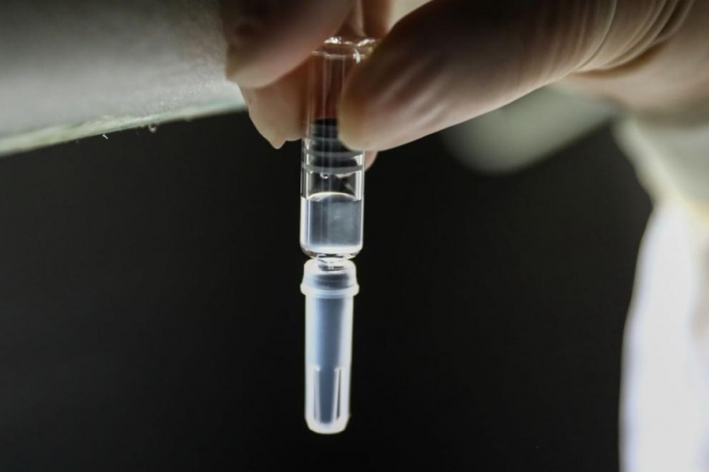 Днес в Германия започва разпределянето на първите дози от ваксината