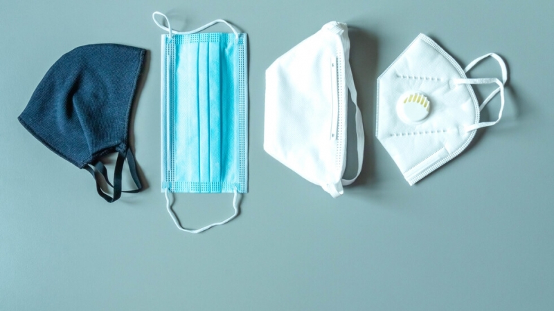 Хората които живеят в райони с разпространение на COVID 19 трябва