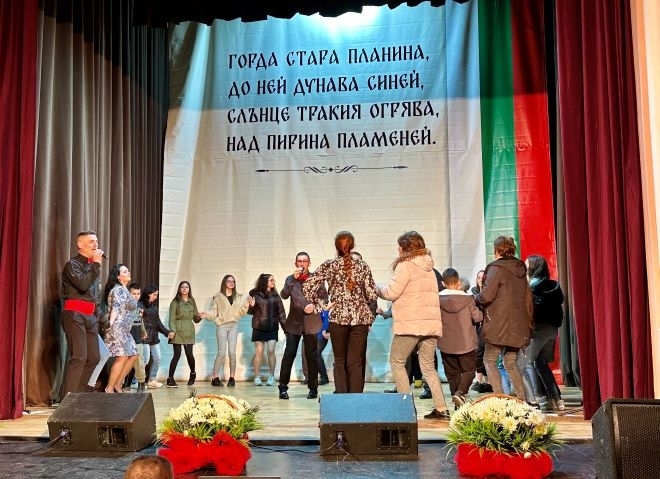 В Оряхово организираха концерт по случай Националния празник /снимки/