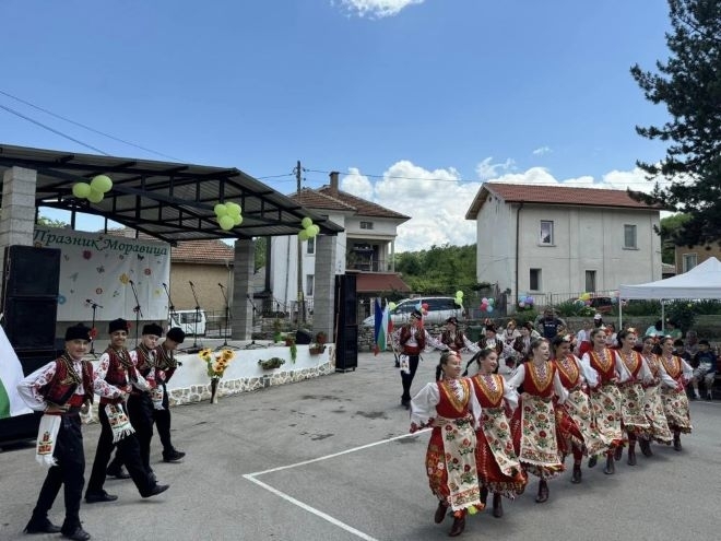 В Горна Кремена и Моравица отбелязаха деня на селото научи