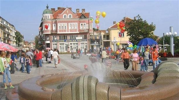 Много и различни изненади са подготвили от община Лом за