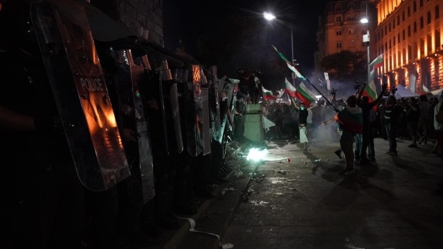 Вечерта на Великото народно въстание събра най много демонстранти от началото