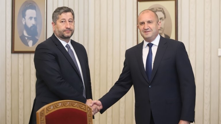 На шестата консултация при президента в петък се явиха представители