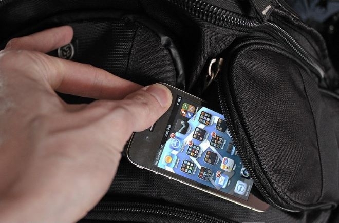 Спипаха апаш задигнал мъжка чанта с телефон от детска площадка