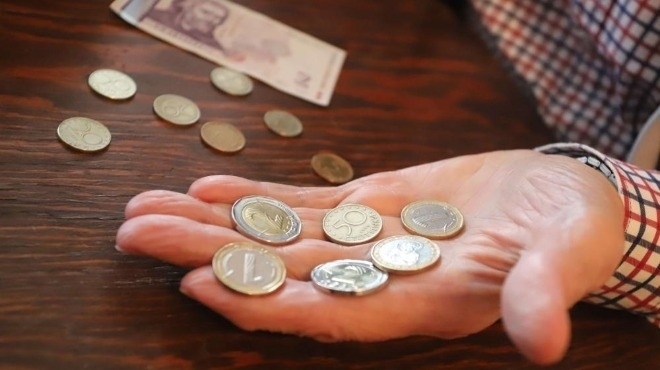 Кабинетът предлага 526 лв линия на бедност за 2024 г