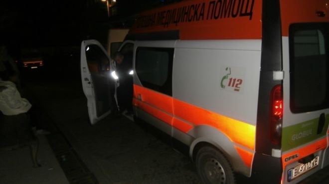 Ужас! Дядо е в болница с опасност за живота след побой от жена във Враца, помислила го за крадец