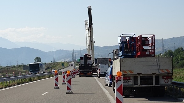 До 18 часа днес движението при км 113 на път