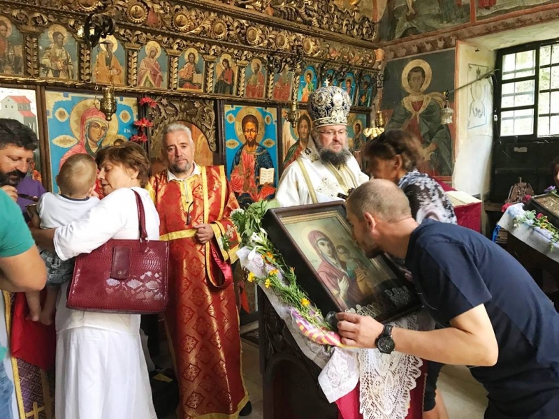 Черепишкият манастир Успение на Пресвета Богородица отбеляза днес храмовия си