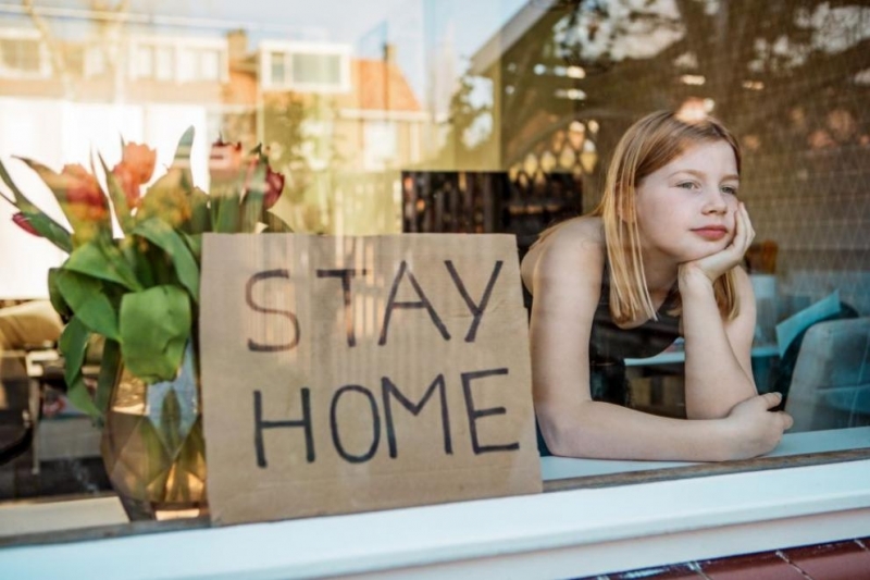 Нидерландският премиер Марк Рюте заяви тази вечер че вечерният час