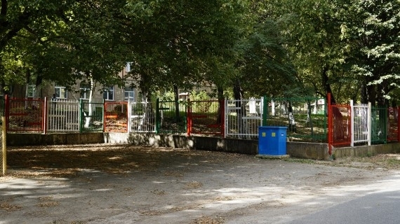 Кметът на община Мездра инж Генади Събков подписа договор за