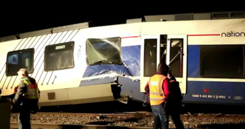 Tоварен и пътнически влак се сблъскаха близо до Дюселдорф в