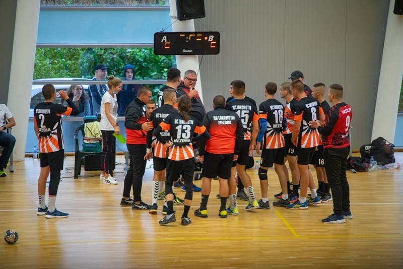 Абсолютният дебютант ХК Локомотив Мездра отстъпи като домакин с 26 34