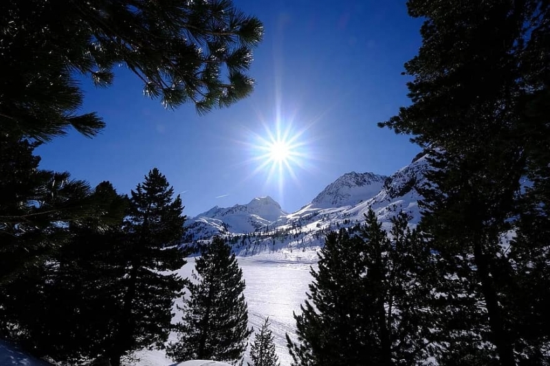 През нощта ще преобладава ясно време но от изток облачността