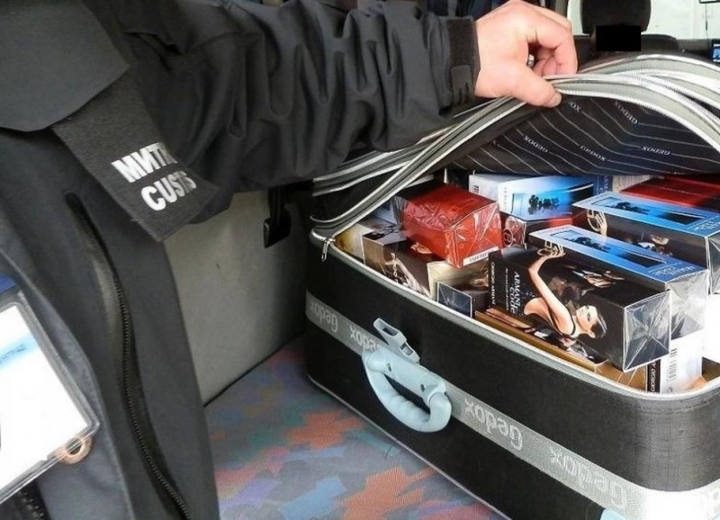 Задържано е голямо количество от 12 628  маркови стоки от митничари