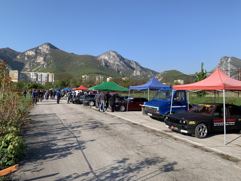 Зрелището започна! Дрифтъри от цяла България палят гуми във Враца /снимки/